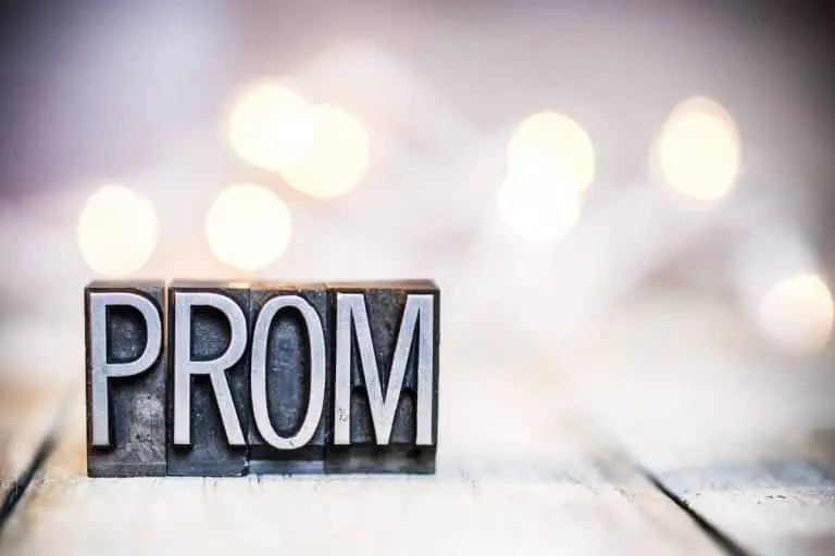 Does College Have Prom? (Dances & Formals Demystified)
